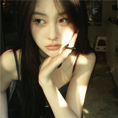 玉湖裸女